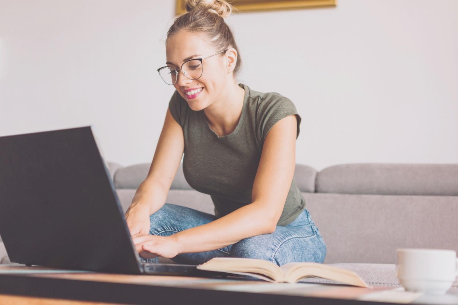 Демонстрація техніки макрофотографії з особливим фокусуванням